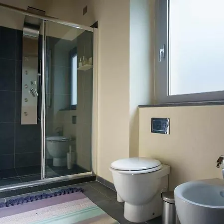 Alba Morus Sentiti A Casa Nel Cuo 4*